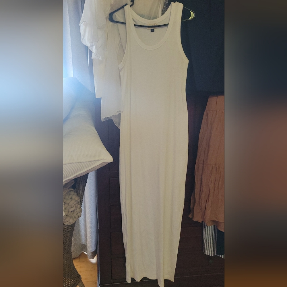 Universal Thread White Textured Top